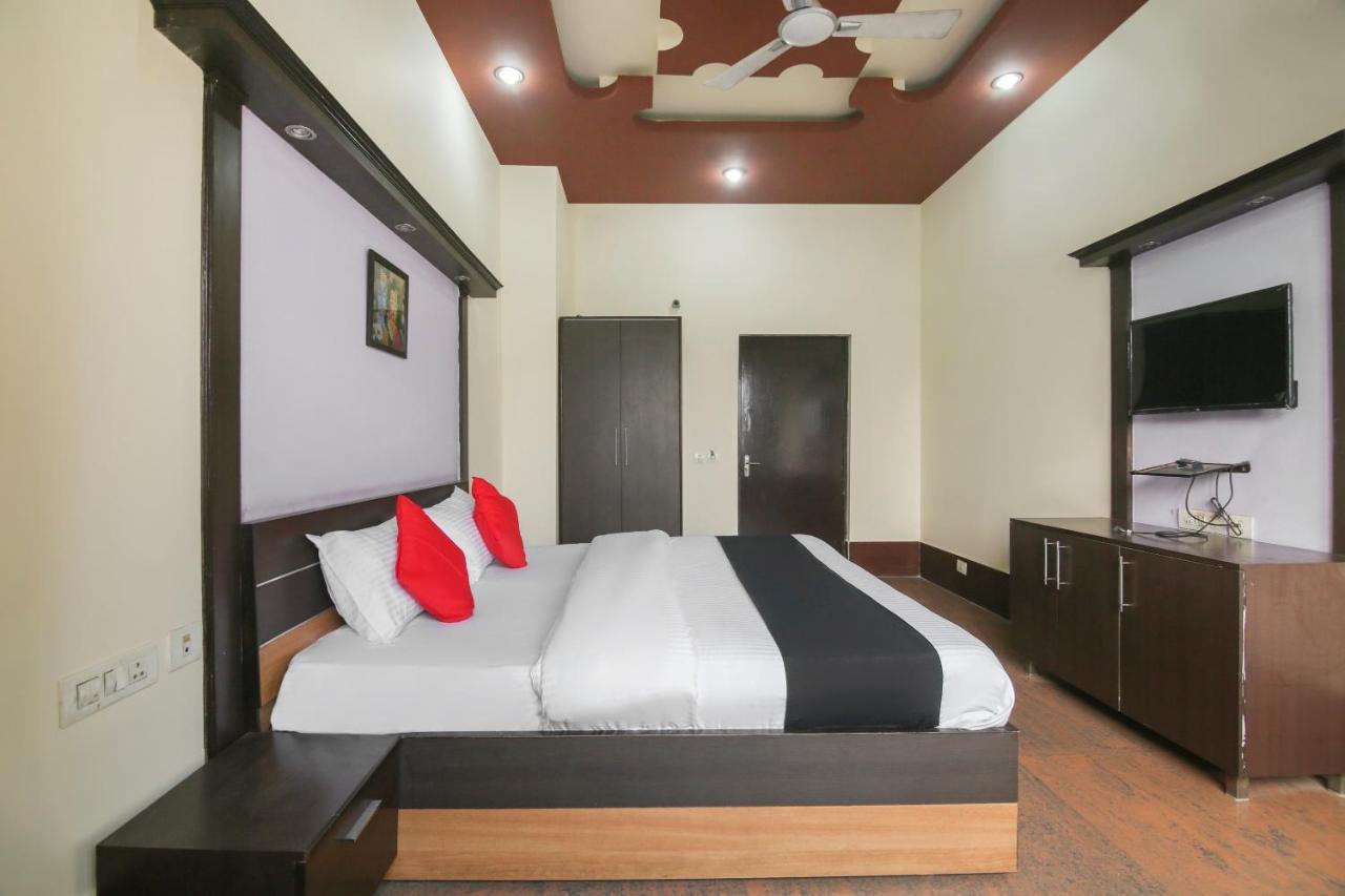Capital O 68148 Hotel Shree Jee Palace Gáziábád Kültér fotó