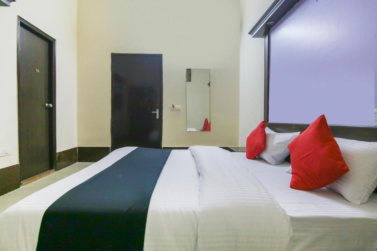 Capital O 68148 Hotel Shree Jee Palace Gáziábád Kültér fotó