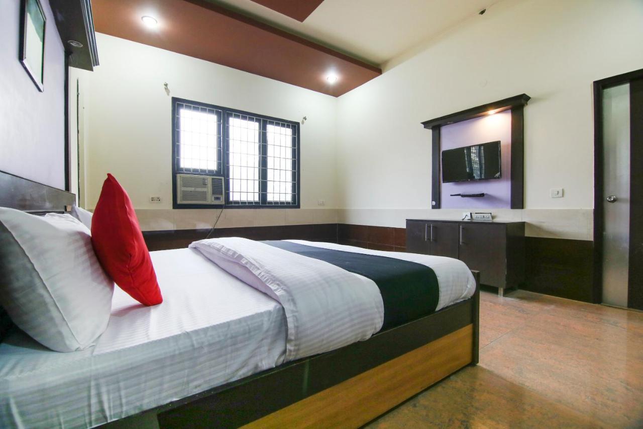 Capital O 68148 Hotel Shree Jee Palace Gáziábád Kültér fotó