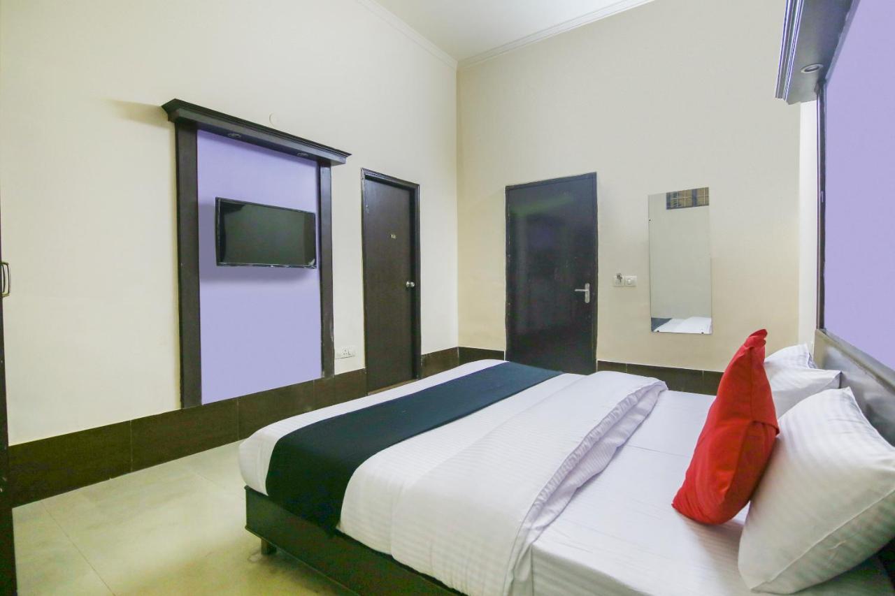 Capital O 68148 Hotel Shree Jee Palace Gáziábád Kültér fotó