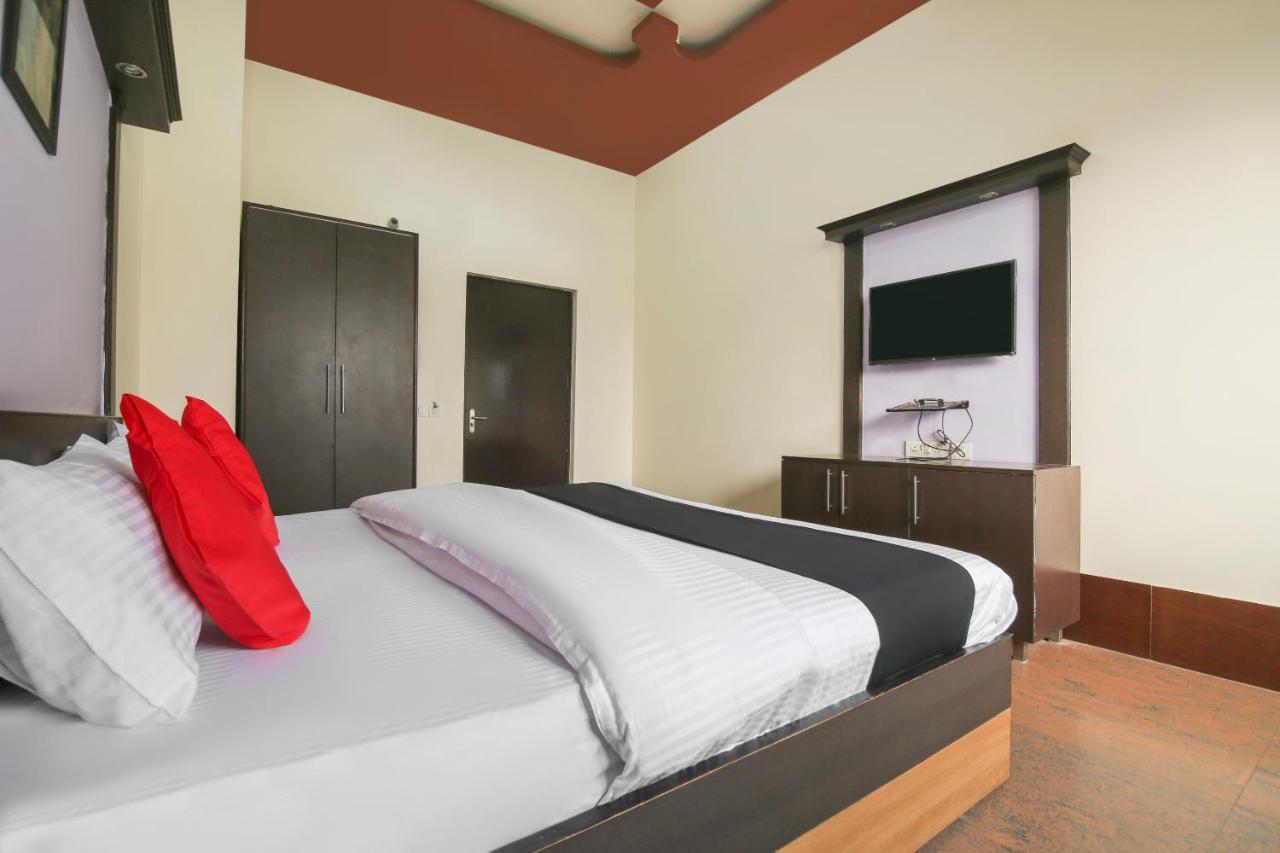 Capital O 68148 Hotel Shree Jee Palace Gáziábád Kültér fotó