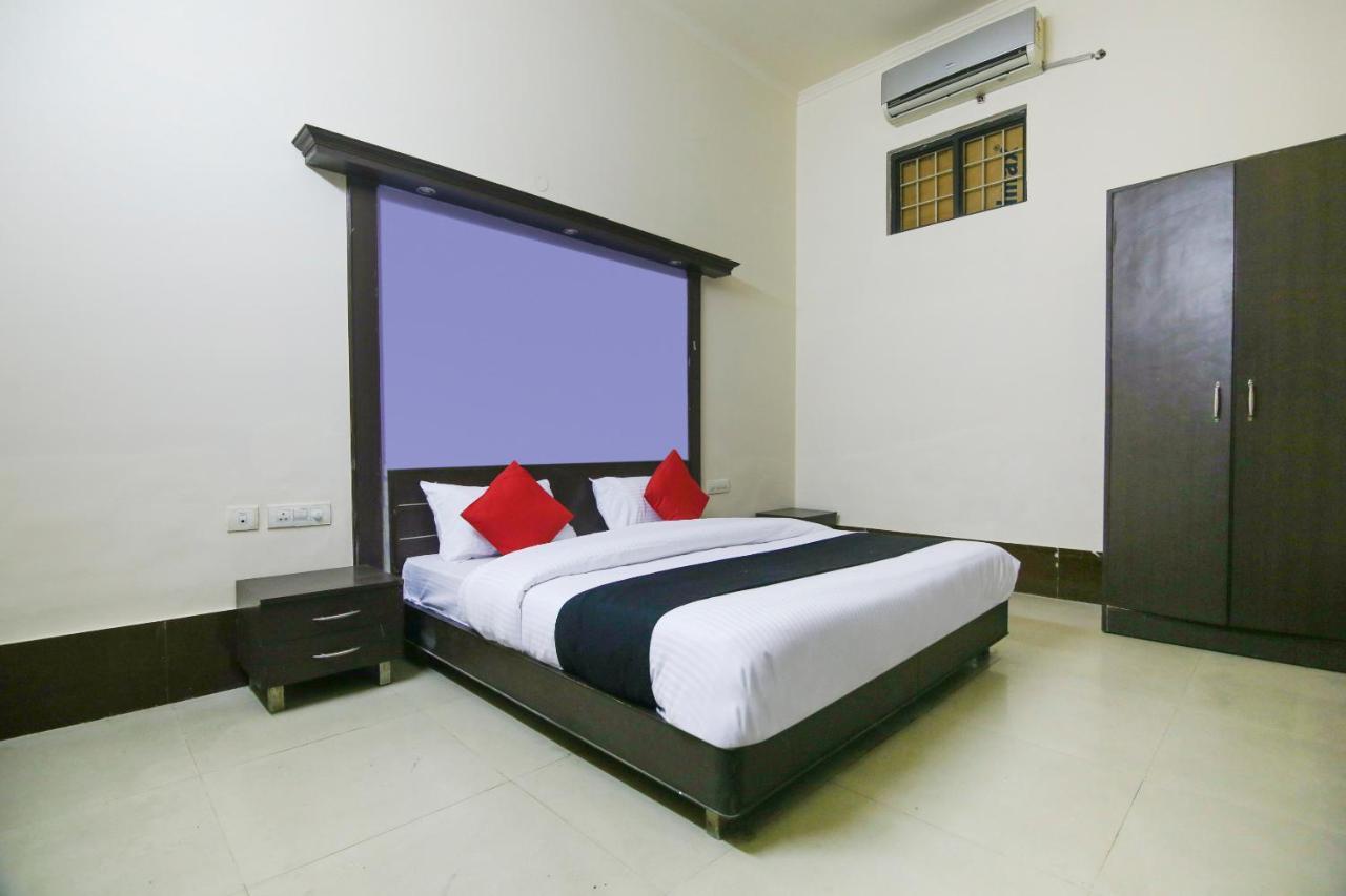 Capital O 68148 Hotel Shree Jee Palace Gáziábád Kültér fotó