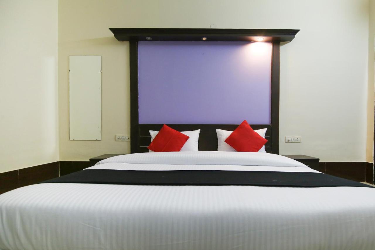 Capital O 68148 Hotel Shree Jee Palace Gáziábád Kültér fotó
