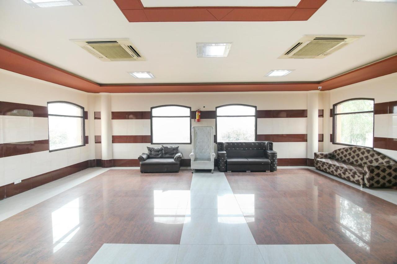 Capital O 68148 Hotel Shree Jee Palace Gáziábád Kültér fotó