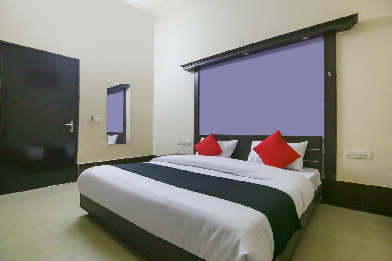 Capital O 68148 Hotel Shree Jee Palace Gáziábád Kültér fotó